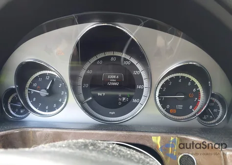 2013 Mercedes-Benz E 350 4Matic z USA, uszkodzony, nr VIN WDDHF8JB2DA682188